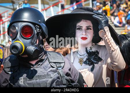 Londres, Royaume-Uni. 27th mai 2023. Les fans et les visiteurs du Comic con London se réunissent à Excel London pour la célébration de 3 jours du cosplay et de la culture populaire dans des tenues et des costumes amusants. Credit: Imagetraceur/Alamy Live News Banque D'Images