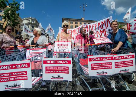 Rome. Manifestation contre les politiques économiques du gouvernement appelée par le réseau "IT Takes an Income!" Banque D'Images