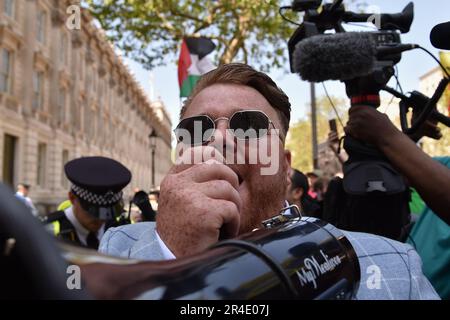 Londres, Angleterre, Royaume-Uni. 27th mai 2023. Les voyageurs irlandais se sont joints à la manifestation devant Downing Street. Des centaines de personnes, dont beaucoup appartiennent à un certain nombre d'organisations et de groupes de campagne, se sont rassemblées sur la place Parliment, et ont défilé sur Downing Street pour protester contre la nouvelle loi sur l'ordre public, qui facture les lois anti-protestation du gouvernement, les lois anti-grève, les lois anti-voyageurs et les lois anti-migrants. Un large éventail de groupes ont rejoint le rassemblement, notamment Animal Rising, Republic, Just Stop Oil, BLM Croydon, Stand up to racisme, Gypsy Traveller League, Fuel Poverty action, DPAC et Banque D'Images