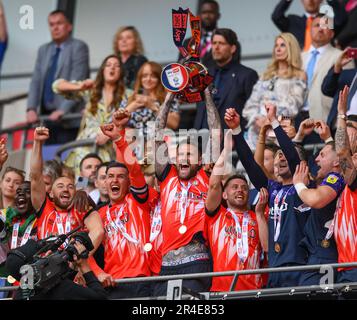 Londres, Royaume-Uni. 27th mai 2023. 27 mai 2023 - Coventry City v Luton Town - Sky Bet Championship - Play off - final - Wembley Stadium Luton Town Celebrate est promu Premier League dans la finale du championnat de Sky Bet au stade Wembley, Londres. Crédit photo : Mark pain/Alamy Live News Banque D'Images