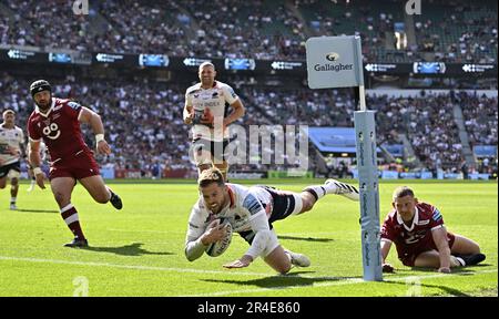 Twickenham, Royaume-Uni. 27th mai 2023. Gallagher première finale de rugby. Saracens vs sale Sharks. Stade de Twickenham. Twickenham . Elliot Daly (Saracens) plonge pour marquer le troisième Saracens lors de la première finale de rugby Gallagher entre Saracens et sale Sharks. Credit: Sport en images/Alamy Live News Banque D'Images