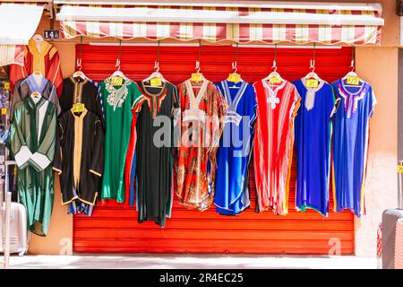 Caftan marocain à vendre. Melilla, Ciudad Autónoma de Melilla, Espagne, África, UE. Banque D'Images