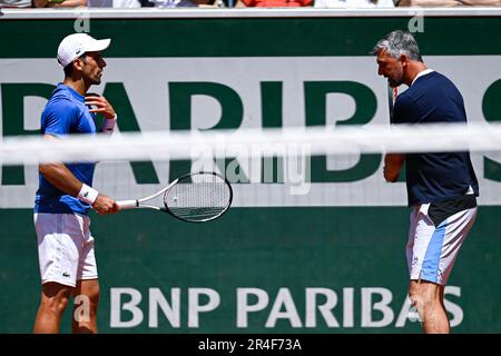 Paris, France. 27th mai 2023. Goran Ivanisevic, entraîneur de Novak Djokovic, lors de l'Open de France, tournoi de tennis du Grand Chelem sur 27 mai 2023 au stade Roland-Garros à Paris, France. Crédit : Victor Joly/Alamy Live News Banque D'Images