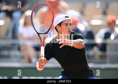 Paris, France. 27th mai 2023. Sebastian Baez lors de l'Open de France, tournoi de tennis Grand Chelem sur 27 mai 2023 au stade Roland-Garros à Paris, France. Crédit : Victor Joly/Alamy Live News Banque D'Images