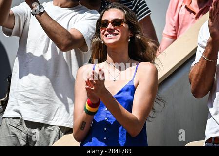 Le mannequin français Jenaye NOAH au cours du concert de son père le chanteur et ancien joueur de tennis français Yannick NOAH à Roland-Garros 2023, tournoi de tennis Grand Slam, aperçus sur 27 mai 2023 au stade Roland-Garros à Paris, France - photo: Matthieu Mirville/DPPI/LiveMedia Banque D'Images