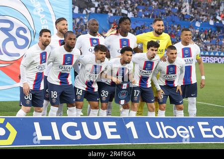 Strasbourg, France. 27th mai 2023. L'équipe PSG pose devant le championnat français Ligue 1 Uber mange un match de football entre RC Strasbourg Alsace (RCSA) et Paris Saint-Germain (PSG) sur 27 mai 2023 au Stade de la Meinau à Strasbourg, France - photo Jean Catuffe/DPPI crédit: DPPI Media/Alay Live News Banque D'Images