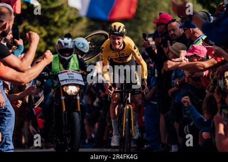 Monte Lussari, Italie. 27th mai 2023. Photo de Zac Williams/SWpix.com- 27/05/2023 - Cyclisme - 2023 Giro d'Italia - Stage 20 ITT - Sepp Kuss, Jumbo Visma. - Étape 20, ITT, essai individuel - Tarvisio - Monte Lussari - crédit: SWpix/Alamy Live News Banque D'Images