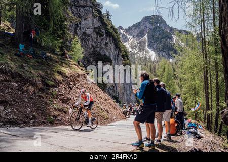 Monte Lussari, Italie. 27th mai 2023. Photo de Zac Williams/SWpix.com- 27/05/2023 - Cyclisme - 2023 Giro d'Italia - Stage 20 ITT - Team Cofidis. - Étape 20, ITT, essai individuel - Tarvisio - Monte Lussari - crédit: SWpix/Alamy Live News Banque D'Images