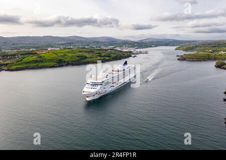 KILLYBEGS, IRLANDE - 16 2023 MAI : départ de l'étoile norvégienne après une visite à Killybegs. Banque D'Images