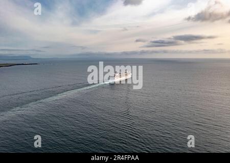 KILLYBEGS, IRLANDE - 16 2023 MAI : départ de l'étoile norvégienne après une visite à Killybegs. Banque D'Images