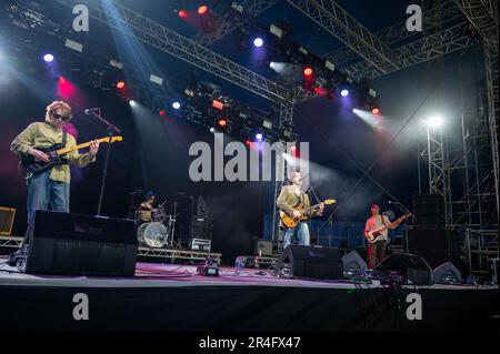 Warrington, Royaume-Uni. 27th mai 2023. Courting performance dans le grand haut le jour 1 de Warrington's NBHD Weekender Festival 2023, crédit: Gary Mather/Alamy Live News Banque D'Images
