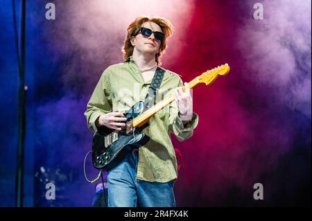 Warrington, Royaume-Uni. 27th mai 2023. Courting performance dans le grand haut le jour 1 de Warrington's NBHD Weekender Festival 2023, crédit: Gary Mather/Alamy Live News Banque D'Images