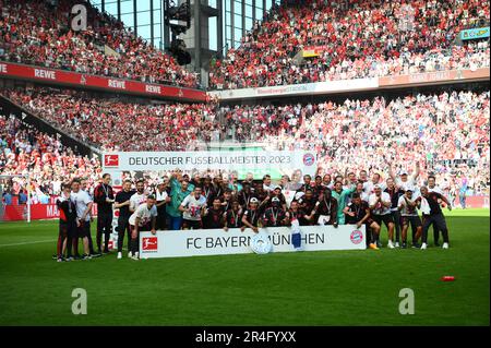 COLOGNE, ALLEMAGNE - 27 mai 2023 : Bayern Championes. Le match de football de Bundesliga 1. FC Koeln contre FC Bayern Munich. À Rhein Energie Stadion Banque D'Images