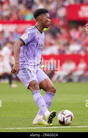 Séville, Espagne. 27th mai 2023. Aurelien Tchouameni (18) du Real Madrid vu pendant le match LaLiga Santander entre le FC Séville et le Real Madrid à l'Estadio Ramon Sanchez Pizjuan à Séville. (Crédit photo : Gonzales photo/Alamy Live News Banque D'Images