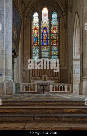 VIENNE, FRANCE, 26 mai 2023 : Détails architecturaux intérieurs de la cathédrale Saint-Maurice, une église catholique romaine médiévale. Banque D'Images