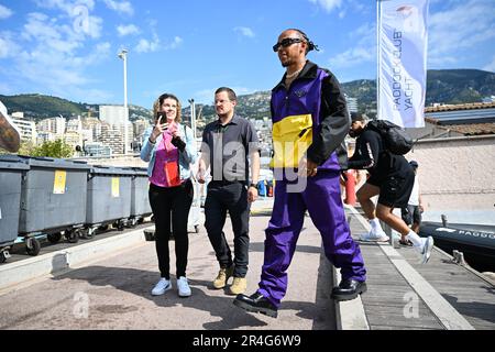 Mezzolombardo, Mezzolombardo, Italie. 28th mai 2023. Le pilote britannique Lewis Hamilton ( Mercedes AMG Petronas F1 Team) arrive au Paddock au Grand Prix de Monaco F1 à Monaco (Credit image: © Daisy Facinelli/ZUMA Press Wire) USAGE ÉDITORIAL SEULEMENT! Non destiné À un usage commercial ! Crédit : ZUMA Press, Inc./Alay Live News Banque D'Images