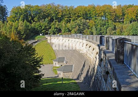 Lingesetalsperre, barrage, mur de barrage, Marienheide, Bergisches Land, Rhénanie-du-Nord-Westphalie, Allemagne Banque D'Images