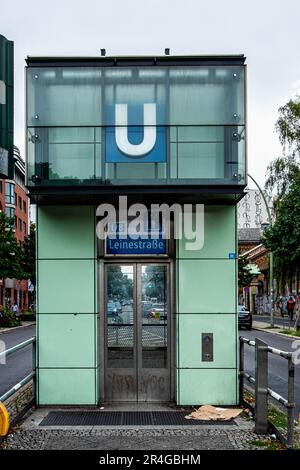 U Leinestrasse, station de métro U-Bahn dessert la ligne U8 et a ouvert ses portes en 1929. Neukölln, Berlin, Allemagne Banque D'Images