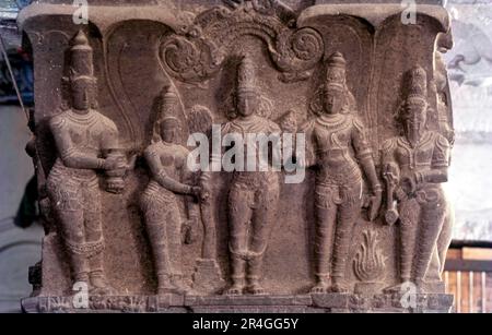 Mariage des sculptures de Parvati au temple de Ramaswamy a pillé Mahamandapatam à Kumbakonam, Tamil Nadu, Inde, Asie Banque D'Images