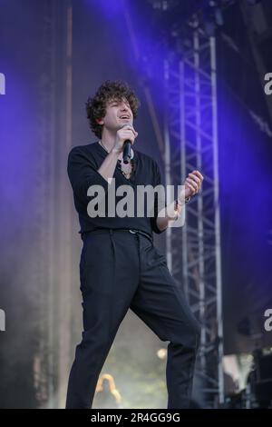 The Kooks Perform Live on the main Stage at Neighbourhood Weekend Festival Warrington 27th mai 2023 Banque D'Images