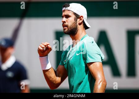 Karen KHACHANOV de Russie célèbre son point de vue lors de la première journée de Roland-Garros 2023, tournoi de tennis Grand Slam, sur 28 mai 2023 au stade Roland-Garros à Paris, France - photo: Matthieu Mirville/DPPI/LiveMedia Banque D'Images