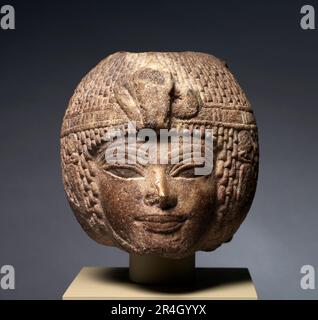 Chef d'Amenhotep III portant le cochon rond, c. 1391 – 1353 C.-B. Égypte, Nouveau Royaume, dynastie 18, règne d'Amenhotep III Banque D'Images