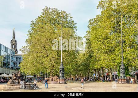 Zone piétonne à l'Albertplatz à Dresde Neustadt au printemps, Saxe, Allemagne Banque D'Images