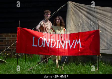 Chalfont, Royaume-Uni. 28 mai 2023. Un panneau pour Londinivm (Londres) à Gladiator Games au Chiltern Open Air Museum. Mis à vie par Britannia, l'un des plus grands (et plus anciens) groupes romains de reconstitution de l'U.K, les ré-acteurs montrent la vie en Grande-Bretagne romaine dans le 1st siècle après J.-C. Chiltern Open Air Museum raconte l'histoire de la région de Chilterns par la préservation de bâtiments historiques, de paysages et de culture. Credit: Stephen Chung / Alamy Live News Banque D'Images