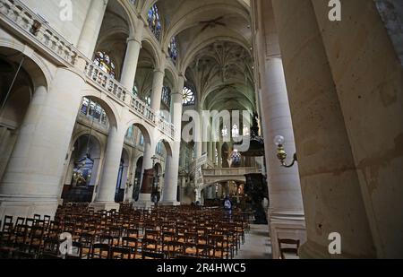 Vue générale de l'intérieur de Saint-Etienne-du-Mont - Paris, France Banque D'Images