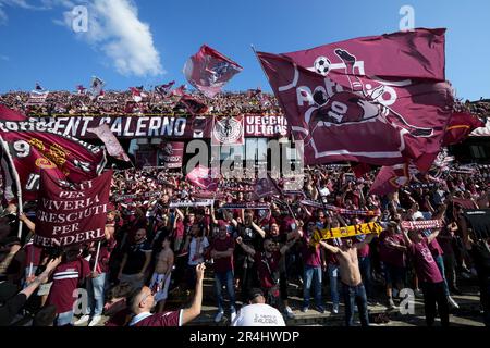Salerno, Italie. 27th mai 2023. Les partisans de la Salernitana américaine pendant la série Un match entre la Salernitana américaine et le Calcio udinois au Stadio Arechi sur 27 mai 2023 à Salerne, Italie. Credit: Giuseppe Maffia/Alay Live News Banque D'Images