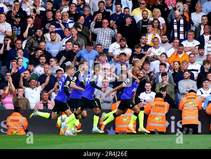 NOTE DES ÉDITEURS : GESTES. Lucas Moura (à droite), de Tottenham Hotspur, célèbre le quatrième but du match de la Premier League à Elland Road, Leeds. Date de la photo: Dimanche 28 mai 2023. Banque D'Images