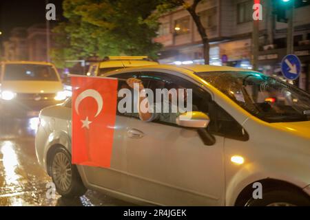 28 mai 2023: Gaziantep, Turkiye. 28 mai 2023. Les célébrations ont lieu à Gaziantep après la victoire du président turc Recep Tayyip Erdogan à l'issue des élections de dimanche. Recep Tayyip ErdoÄŸan a reçu 52,1 pour cent des votes dimanche au deuxième tour avec son challenger Kemal Kilicdaroglu gagnant 47,9 pour cent (Credit image: © Muhammed Ibrahim Ali/IMAGESLIVE via ZUMA Press Wire) USAGE ÉDITORIAL SEULEMENT! Non destiné À un usage commercial ! Crédit : ZUMA Press, Inc./Alay Live News Banque D'Images