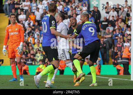 Lucas Moura #27 de Tottenham Hotspur célèbre son but avec ses coéquipiers Richarlison et Harry Kane faisant le score 1-4 pendant le match de Premier League Leeds United contre Tottenham Hotspur à Elland Road, Leeds, Royaume-Uni, 28th mai 2023 (photo de James Heaton/News Images) Banque D'Images