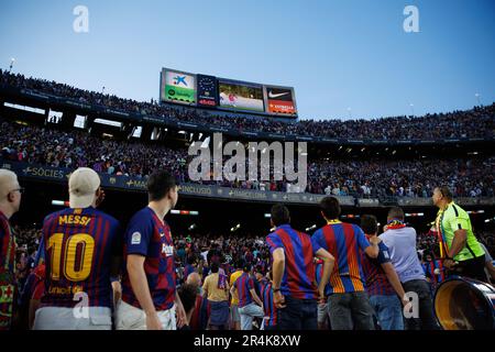 Barcelone, Espagne. 28th mai 2023. Supporters en action lors du match LaLiga entre le FC Barcelone et le RCD Mallorca au Spotify Camp Nou à Barcelone, Espagne. Crédit: Christian Bertrand/Alay Live News Banque D'Images