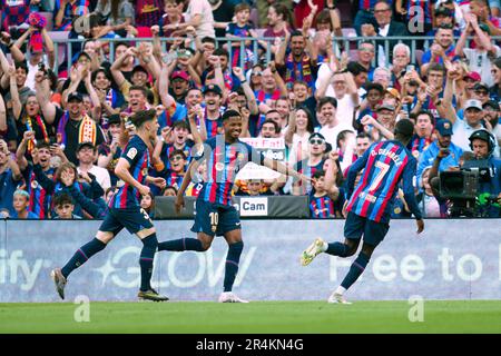 Barcelone, Espagne. 28th mai 2023. Ansu Fati (C) de Barcelone célèbre son but lors du match de football espagnol de la Liga entre le FC Barcelone et le RCD Mallorca à Barcelone, Espagne, 28 mai 2023. Crédit : Joan Gosa/Xinhua/Alay Live News Banque D'Images