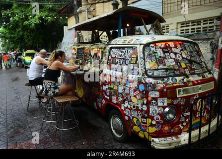 Un Volksbar sur Kasap Road près de Khaosan Road à Bangkok, Thaïlande. Banque D'Images