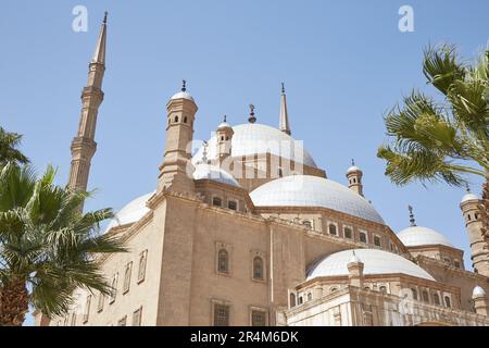 La Citadelle élaborée du Caire établie par Saladin, qui abrite de nombreuses mosquées en vue Banque D'Images