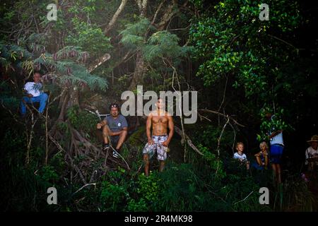 Scène à la grande vague Invitational d'Eddie Aikau en 25th. La plus grande houle sur la rive nord pendant 10 ans a fait des vagues de 30-50 pieds à Waimea Bay sur la rive nord d'Hawaï. N'ont pas h Banque D'Images