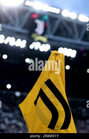 Turin, Italie. 28th mai 2023. Un drapeau d'angle de la marque Juventus est visible avant le début du match de football de la série A entre le Juventus FC et l'AC Milan. Credit: Marco Canoniero / Alamy Live News Banque D'Images