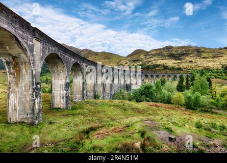 Vieux pont ferroviaire écossais, Glenfinnan Banque D'Images