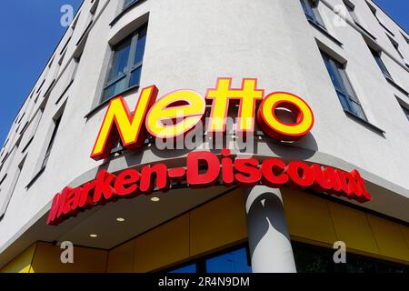 Supermarché Netto Discounter à Berlin, Allemagne Banque D'Images