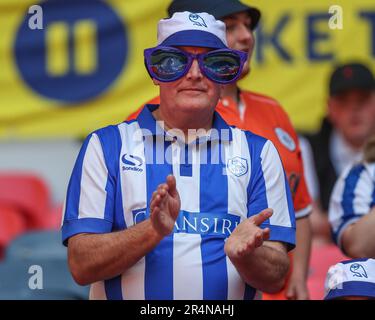 Les fans de Sheffield Wednesday arrivent devant le match final de la Sky Bet League 1 Barnsley vs Sheffield Wednesday au stade de Wembley, Londres, Royaume-Uni, 29th mai 2023 (photo de Gareth Evans/News Images) Banque D'Images