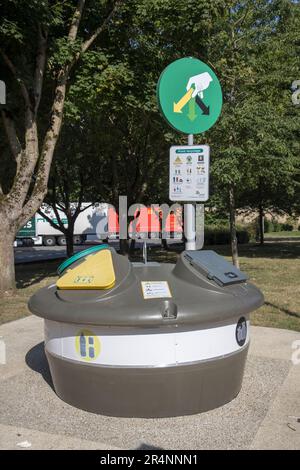 Station de recyclage, point de recyclage, à l'aire de l'Omignon, E17 Road, France Banque D'Images
