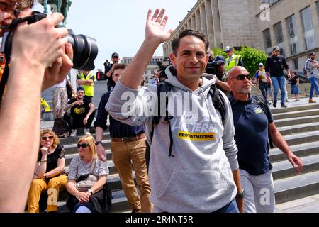 Bruxelles, Belgique. 29th mai 2023. Tom Van Grieken, président de Vlaams Belang, arrive à une réunion de protestation du parti d'extrême-droite flamand Vlaams Belang à Bruxelles, en Belgique, sur 29 mai 2023. Crédit: ALEXANDROS MICHAILIDIS/Alamy Live News Banque D'Images