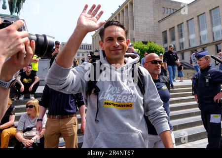 Bruxelles, Belgique. 29th mai 2023. Tom Van Grieken, président de Vlaams Belang, arrive à une réunion de protestation du parti d'extrême-droite flamand Vlaams Belang à Bruxelles, en Belgique, sur 29 mai 2023. Crédit: ALEXANDROS MICHAILIDIS/Alamy Live News Banque D'Images