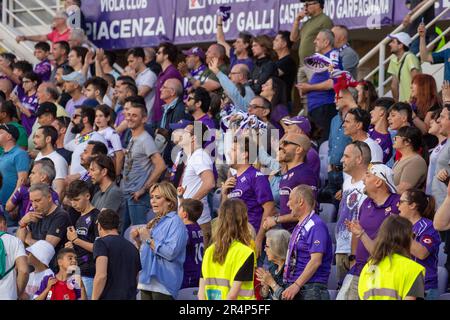 Florence, Italie. 27th mai 2023. Fans de Fiorentina pendant l'ACF Fiorentina vs AS Roma, italie football série A match à Florence, Italie, 27 mai 2023 crédit: Agence de photo indépendante/Alamy Live News Banque D'Images