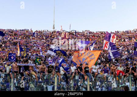 Florence, Italie. 27th mai 2023. Fans de Fiorentina pendant l'ACF Fiorentina vs AS Roma, italie football série A match à Florence, Italie, 27 mai 2023 crédit: Agence de photo indépendante/Alamy Live News Banque D'Images