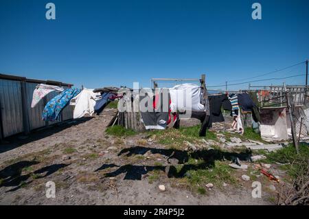 Vêtements soufflant au vent, Khayelitsha, Afrique du Sud Banque D'Images