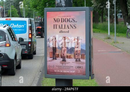 Panneaux d'affichage pas de chiens ou d'Italiens autorisés à Amsterdam pays-Bas 27-5-2023 Banque D'Images