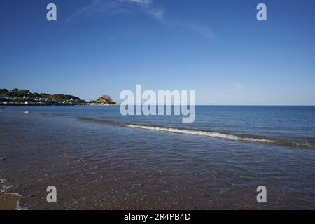 Gorey, Jersey, îles Anglo-Normandes, montrant le château du Mont Orgeuil datant du 13th siècle. Banque D'Images